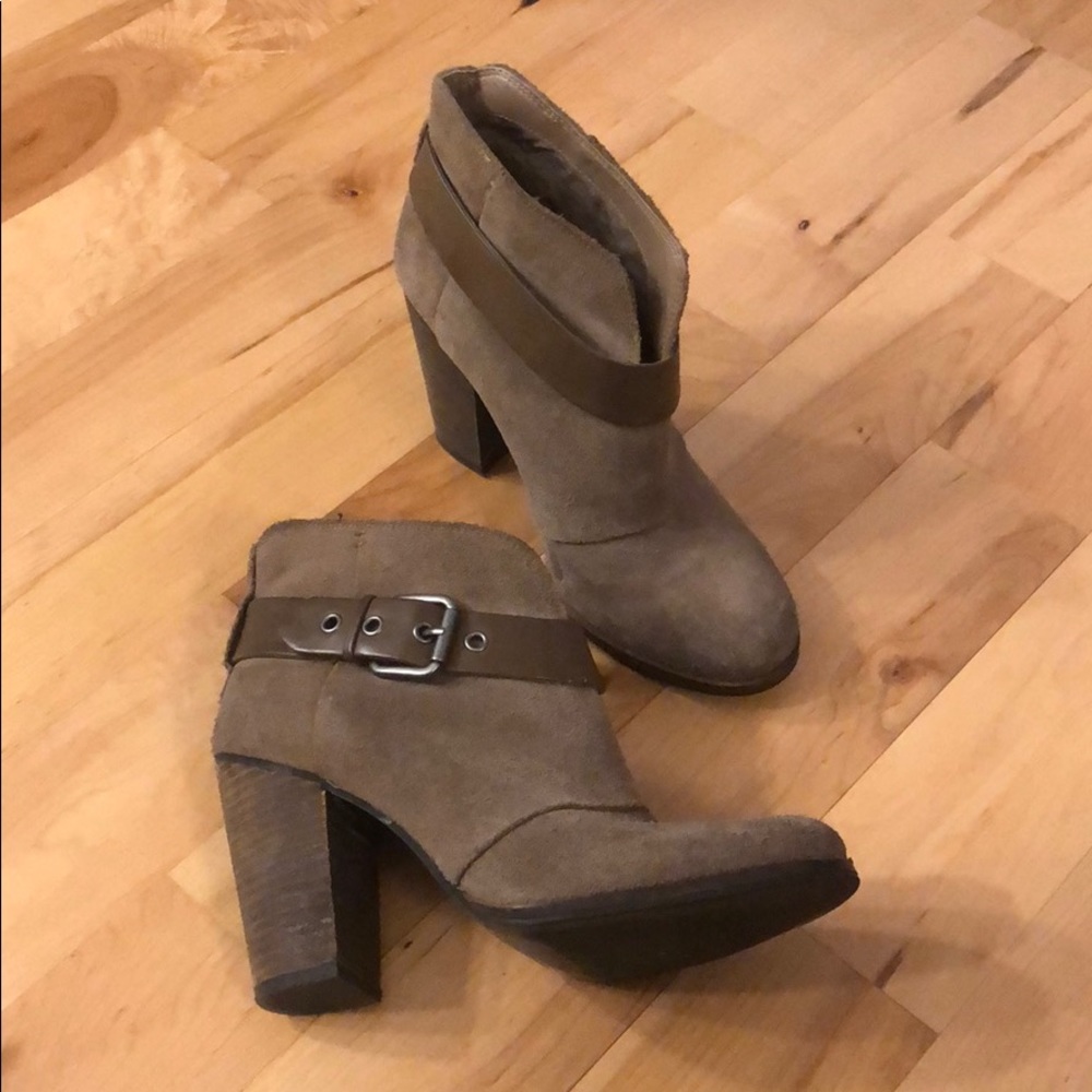 BCBG taupe suede ankle boots